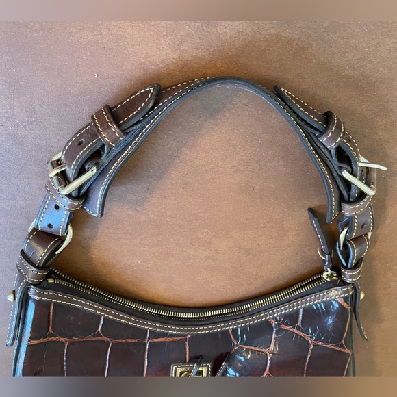 Dooney and Bourke Vintage 🎉HP🎉 GUC top zip shoulder hand bag in brown leather - Picture 4 of 15